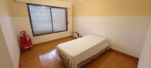 Imagen 1 de 11 de Blas Parera 2900 - Casa Con 2 Dormitorios Y Parque - Quilmes Oeste