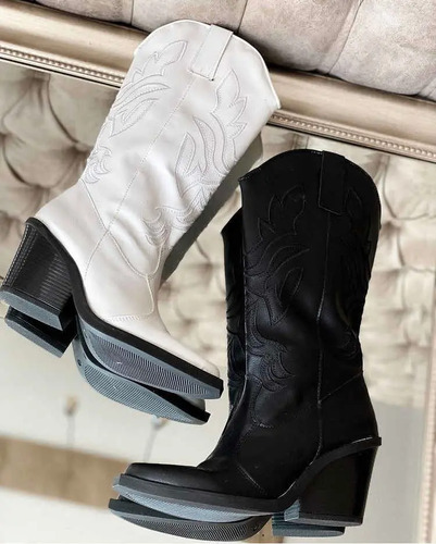 Botas Texanas Negras Con Bordado Caña Media Tendencia 2022 | Envío gratis
