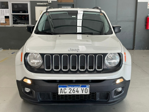 Imagen 8 de 18 de Jeep Renegade Sport At 2018 Blanca