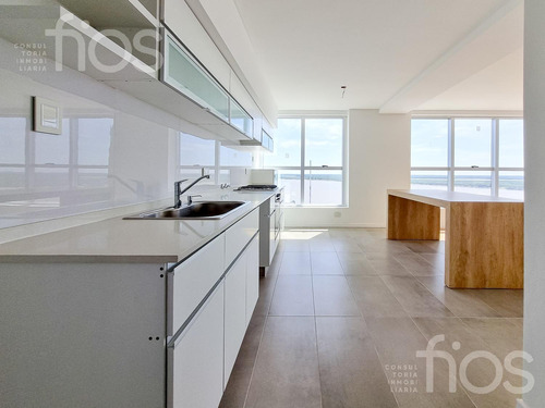 Venta Departamento De Tres Dormitorios Con Balcon, Cochera Doble Y Amenities En Puerto Norte