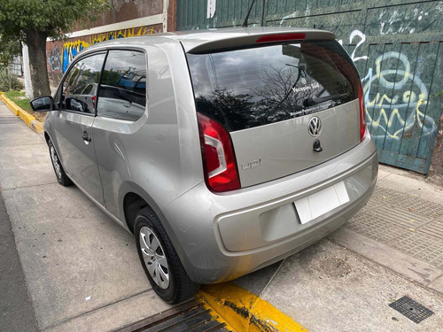 Imagen 4 de 6 de Volkswagen Up! 2015 1.0 Take Up! Aa 75cv 3 P