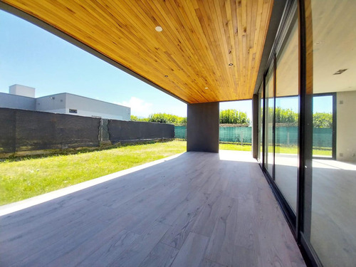 Espectacular Casa En Venta En Alto Verde 3, Yerba Buena