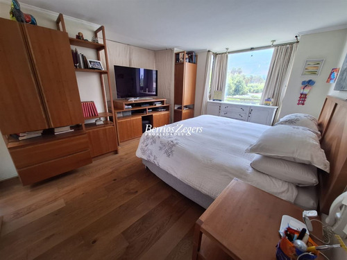 Departamento En Venta De 3 Dorm. San Carlos Apoquindo 2 E