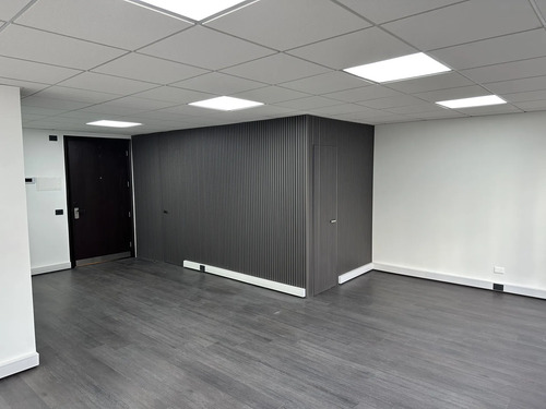 Oficina Excelente Ubicación, Remodelada Completamente, 60m2