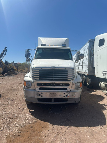 Tractocamion Sterling Y Caja Refrigerada 53 Ft