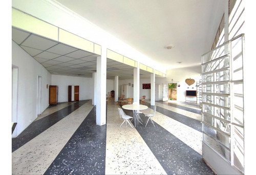 Vendo Casa 390m2 5h/4b/4p Vista Alegre 5758