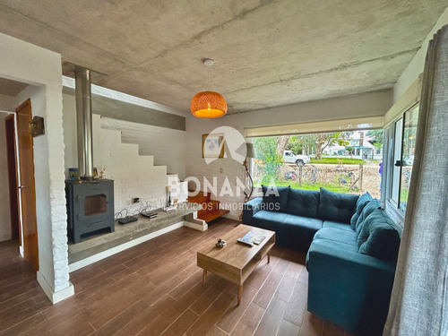 Piriápolis, Punta Fría. Casa En Venta. 500 Metros De La Playa San Francisco. 3 Dormitorios, 2 Baños