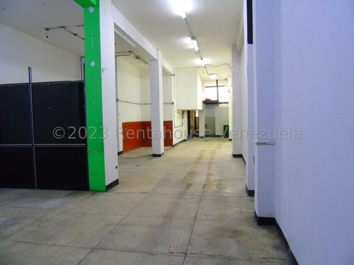 Jg Cod Flex 25-18098 Se Alquila Estupendo Y Espacioso Local A Pie De Calle En La Candelaria Negociable