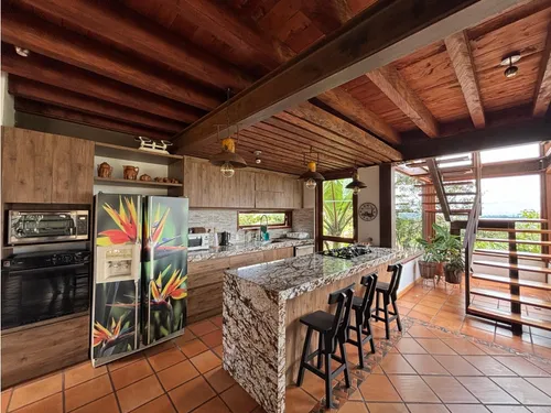 Finca Para La Venta En Ubicación Muy Privilegiada.