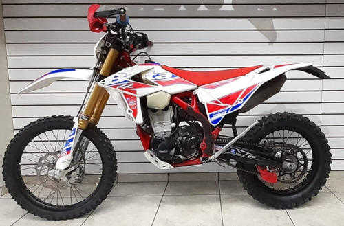 Imagen 3 de 18 de Beta 350