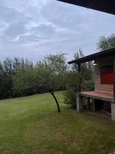 Casa En Venta En La Localidad De Villa Yacanto, Valle De Calamuchita Córdoba. 4 Dormitorios, Pileta, Parrilla, Lote Parquizado, Frutales