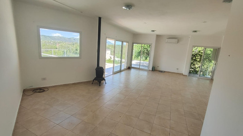 Chalet Con Pileta En Venta En Barrio Cerrado, Mayu Sumaj, Cordoba