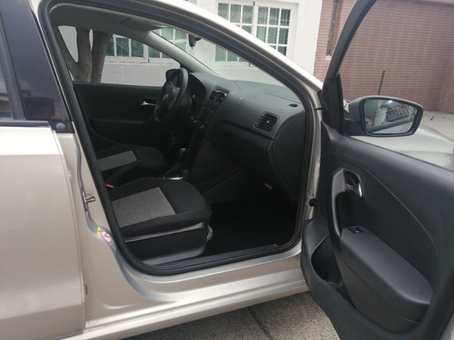 Imagen 14 de 15 de Vw Vento Active 5p L4 1.6l Abs Ba Blue T Ac R15 Ti 2014