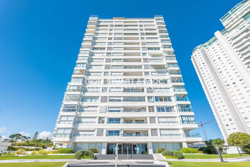 Pent House Complejo Lincoln Center En Venta - Torre Washington - Playa Mansa - Punta Del Este 