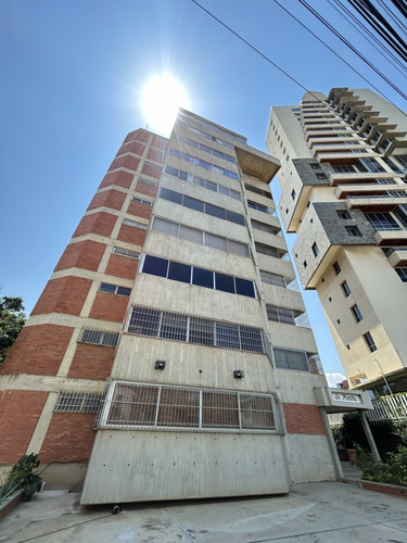 Apartamento En Venta La Lago En Maracaibo Ml