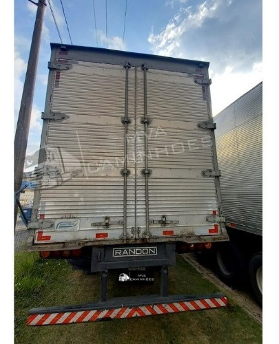 Imagem 2 de 5 de Semi Reboque Baú Randon