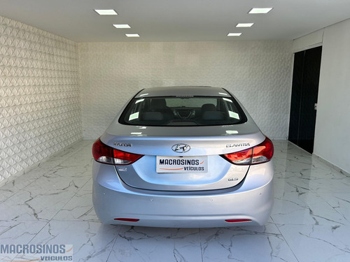 Hyundai Elantra GLS 1.8 Automático com teto solar