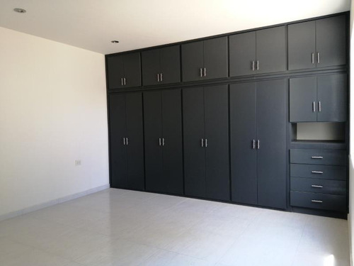 Casa Sola En Venta Fracc- Veranda Residencial