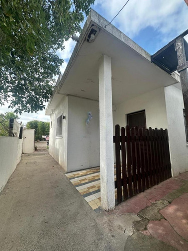 Casa En Venta - 3 Dormitorios 2 Baños - Villa Gesell