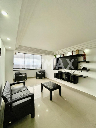 Venta Exclusivo Apartamento En Los Corales, Caraballeda, La Guaira, Vargas