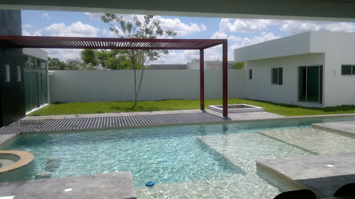 Imagen 6 de 14 de Casa Ubicada En La Mejor Zona Residencial De Merida