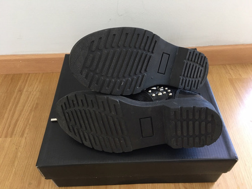 Zapato Abotinado Acordonado Cuero Mujer. Prune. Impecable!