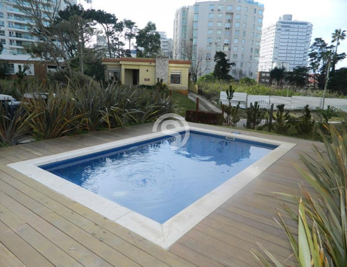 Apartamento A La Venta En Playa Brava- Ref: 970