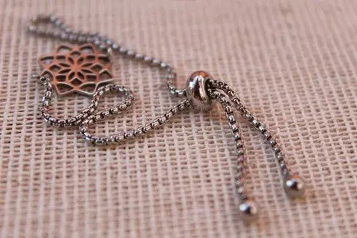 Imagen 6 de 8 de Pulsera Ajustable Mujer Dije Mandala Acero Inoxidable Plata