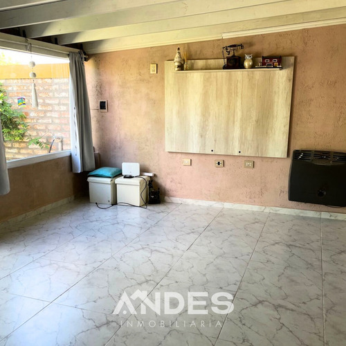 Casa 3 Dormitorios + Segunda Vivienda Con Entrada Independiente. Zapala, Neuquen.