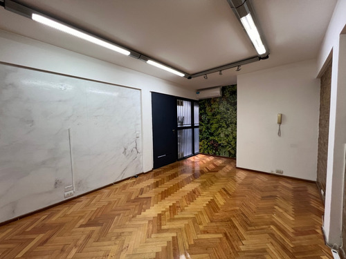 Oficina En Puerto Madero De 42 M² Sala Ppal Y Despacho Privado
