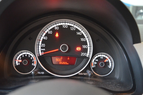Imagen 11 de 22 de Volkswagen Move Up! 5p 2016