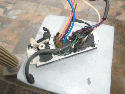 Imagen 4 de 4 de Vendo Control De Aire Acond. De Kia Sehia Año 2000