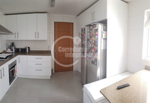 Casa En Venta De 6 Dorm. En Santo Domingo