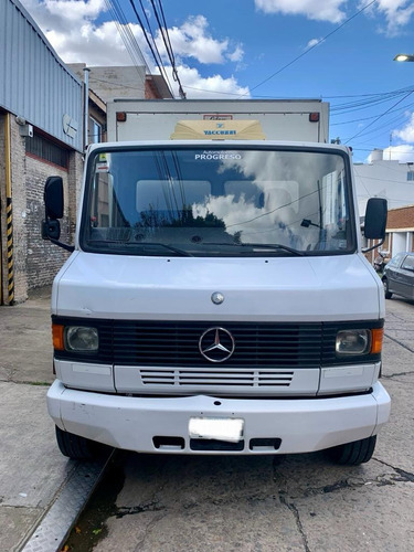 Mercedes Benz 710 Plus 2010 Unica Mano