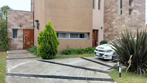 Imagen 2 de 13 de Casa A La Venta Barrio Malibu