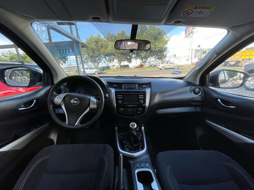 Imagen 8 de 12 de Nissan Np300 Frontier 2019 2.5 Le Aa Mt