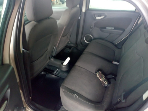 Fiat Grand Siena 1.4 Mpi Attractive 8v Flex 4p Manual. Mar