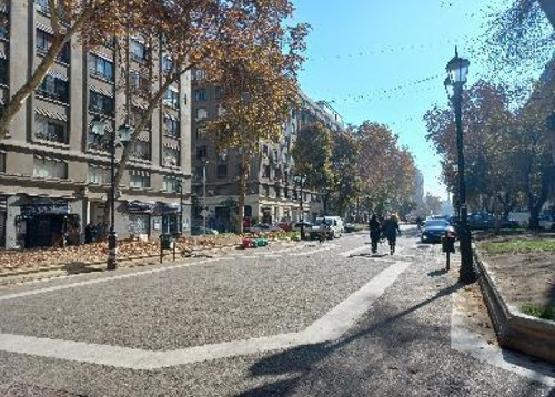 Imagen 3 de 5 de Oficina O Tienda Paseo Bulnes, 2do Piso, Vista Al Paseo
