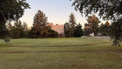 Lote En Esquina De 916 M2 En San Eliseo Golf, Con Escritura. San Vicente.