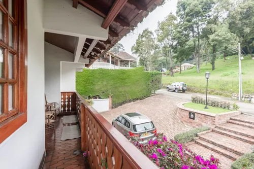 Casa En Venta En Provenza. Cod V8583