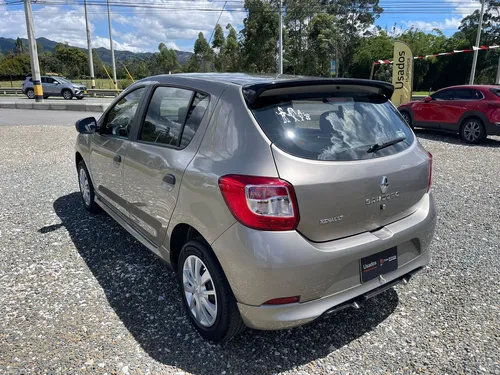 Renault Sandero Expression Mt 1.6 4x2