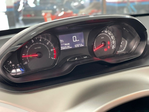 Imagen 9 de 22 de Peugeot 2008 1.6 Allure