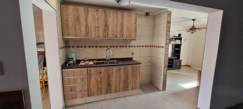 En Venta En Altos De Podesta Barrio Cerrado De 5 Ambientes 2 Baños Garage Dos Autos Fondo. Venta Inmediata F: 9511