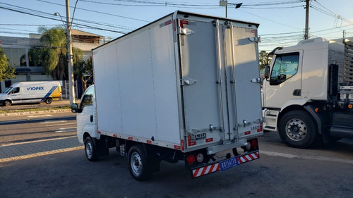 Imagem 4 de 8 de Kia - Bongo C/baú 2016