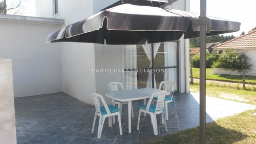 Casa A Pasos De La Laguna!!- Ref: 2109