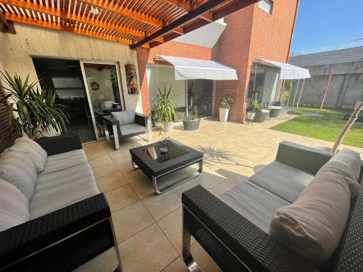 Imagen 1 de 23 de Espectacular Casa En Las Hualtatas