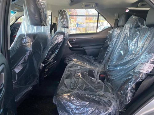 Imagem 8 de 13 de Toyota Hilux Sw4 2.8 D-4d Turbo Diesel Srx 7l 4x4