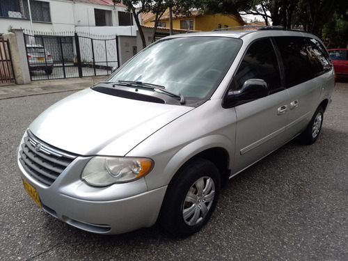 Chrysler Town & Country 3.3 V6 Aut, 8 Puestos Full Equipo