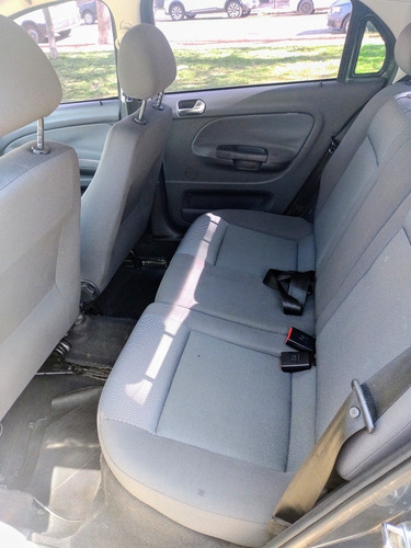 Imagen 6 de 10 de Volkswagen Gol Trend 2009 1.6 Pack Iii 101cv