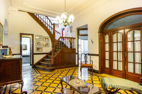 Venta Casa De Estilo 6 Dormitorios Zona Rio